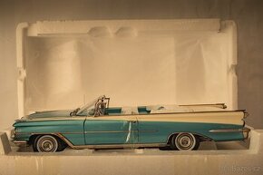 Oldsmobile 98  Cabrio 1:18 Aqua mist metallic