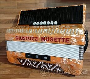 Akordeon (harmonika, heligonka) Giustozzi Musette