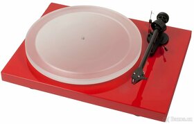 Pro-Ject Debut Carbon Esprit DC s vložkou Ortofon 2M Red