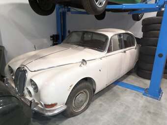 Jaguar S-type 3.4L na renovaci