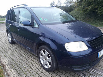 Volkswagen Touran 7 místný,2.0.16V