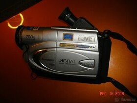 JVC  700 krát zoom - 1