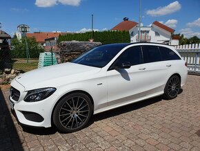 MERCEDES-BENZ TOP STAV C43 AMG 4MATIC, W205 po servise + STK