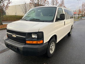 Chevrolet Express Minibus, 4.8 V8, 8 míst