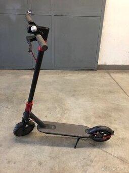 Elektrická koloběžka Xiaomi scooter M365