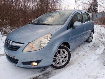 Opel Corsa 1.4 benzín 4 dveře, model 2007, najeto poctivých