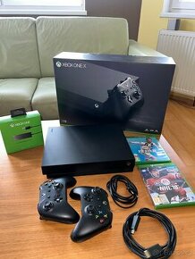 Xbox One X 1 TB + 2x ovladač + digitální TV Tuner + FIFA 19