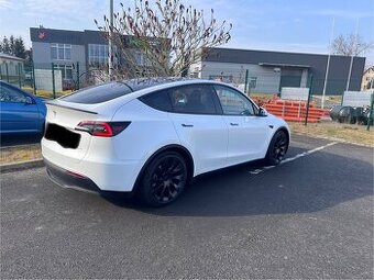 Tesla model Y Long Range Dual Motor jen 35tis km