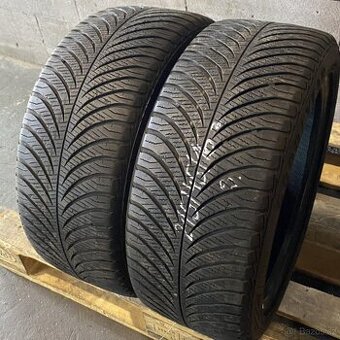 Zimní pneu 215/55 R18 95T Goodyear 5,5mm - 1