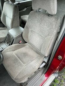 Interiér, plasty a sedačky Nissan Patrol Y61 3dv.