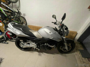 Suzuki GSR600, top stav, 30.000Km