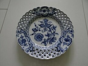 Prolamovaný porcelánový talíř zn. Meissen