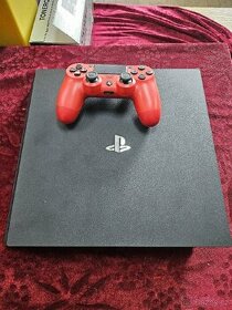 Playstation 4 s jedním ovladačem - 1