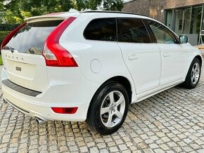 Volvo XC60 2.4D 4x4 AUT R-DESIGN TAŽNÉ SENZORY SERVISKA