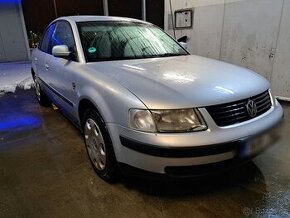 Prodám VW Passat ,1,6i ,Sedan, 5kvalt ,1998