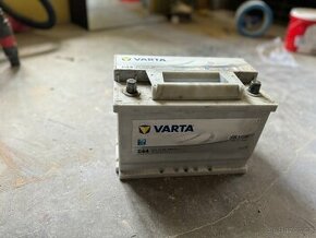 Autobaterie Varta E44 77Ah 780A