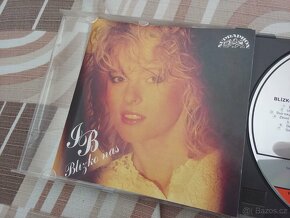 CD Iveta Bartosova Blizko nas 89