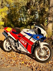 Honda VFR400R 88’