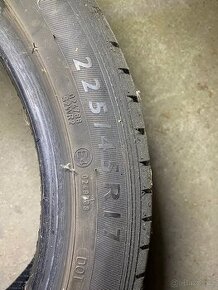 Dunlop 225/45/17 - 1