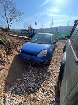 Prodám veškeré náhradní díly Ford Fiesta 1.3 44kw, Rok 2003