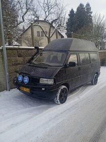 VW T4 držák / úchyt čelního rámu