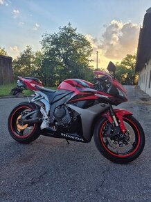 Honda CBR 600RR PC40