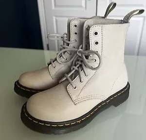 Dámské boty orig.Dr. Martens Pascal Ivory vel.41