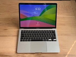 Apple MacBook Air 13,3" / M1 / 8GB / 512GB / stříbrný