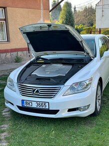 Lexus LS 460 awd