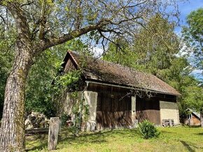 Stavební pozemek 1200m2 se stodolou