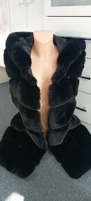 Chlupatá kožešinová vesta s kapucí vel."XL" - 1
