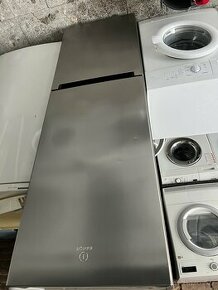 Kombinovaná lednice Indesit - 1