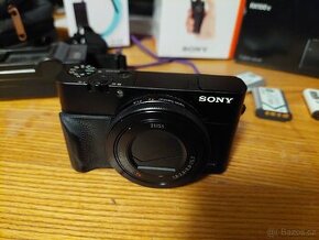 Obrázek k inzerátu: Sony RX100V s příslušenstvím