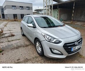 HYUNDAI i30 kombi 1.6i, stav km: 98692, rok 2016