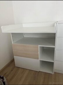 Přebalovací pult Ikea se 3 zásuvkami; bílá/bříza