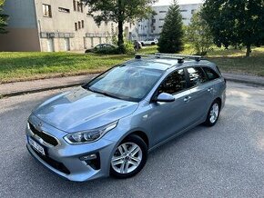 KIA Ceed 1,0 T-Gdi 74kW Najeto 34000km  Tovární záruka