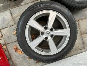 Volvo 7x16 ET50 5x108 Zimní Hankook 215/55/16, 90% vzorek