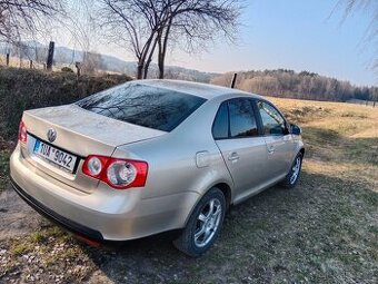 VW Jetta MK5 1.6 75kw 2007 NOVÁ STK