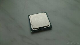 Intel Celeron E3300 2.5 GHZ - 1