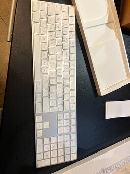 APPLE MAGIC KEYBOARD