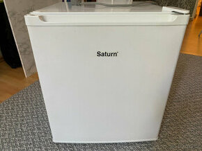 mala lednička Saturn 46L 60w