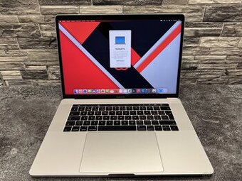 CTO MacBook Pro 15" 2017 i7 / 16GB / 500GB / Pro 560