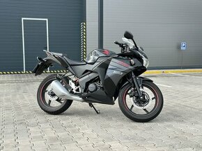 Honda CBR 125r - 1