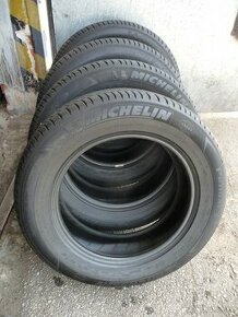 Letní pneu. MICHELIN PRIMACY 3 - 215/65/17