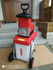 Prodám elektrický Válcový drtič Hecht 6285 XL.-2800 W.