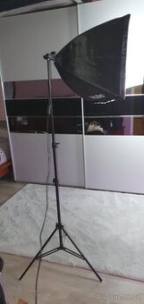 SOFTBOX 60W 50X50cm SE STATIVEM