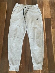 Nike tech fleece teplaky - 1