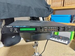 Roland JV-880