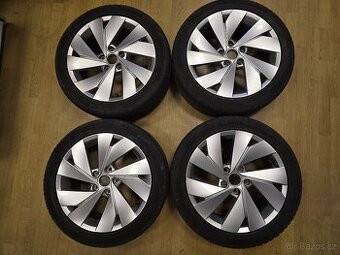 Alu 4+1 originál VW R17 Belmont+letní pneu 225/45 17