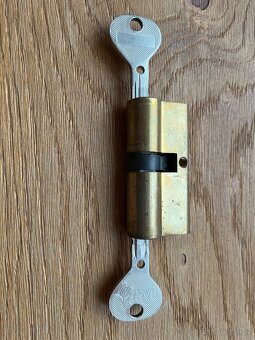 Cylindrická vložka FAB ASSA ABLOY 30+35 a 4 klíče